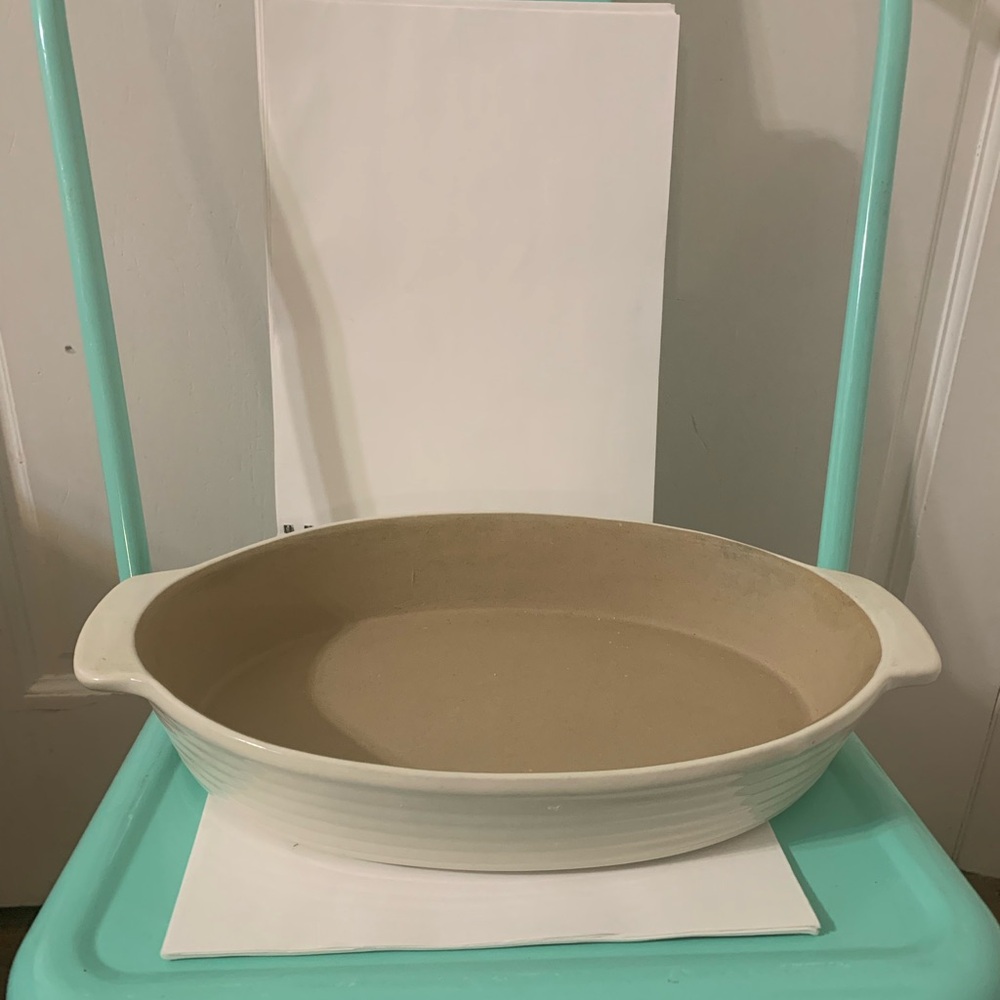 Pampered Chef Large 13” Vanilla Ribbed Family Heritage Stoneware Baker